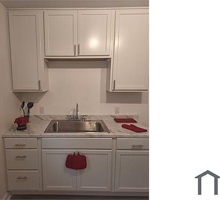 2nd image of 409 Belmont Ave