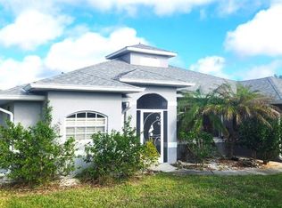 328 Baytree Dr, Rotonda West, FL 33947