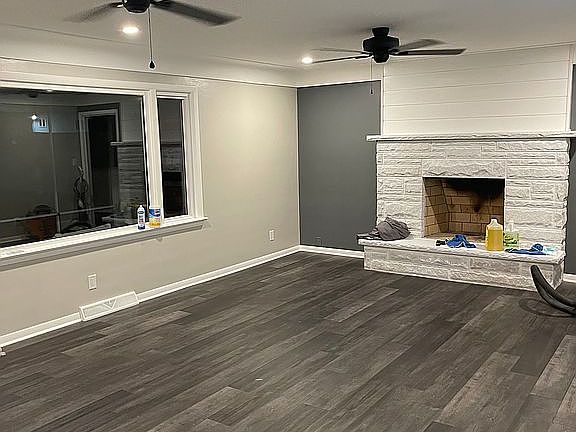 2nd image of 2153 Shetland Ln