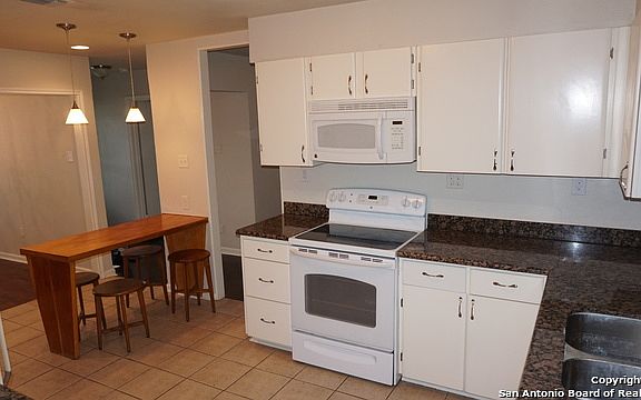 3rd image of 439 Timberlane Dr