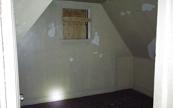 4th image of 9155 S Essex Ave