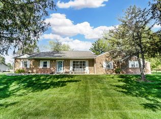 6201 Oakhurst Dr, Grove City, OH 43123