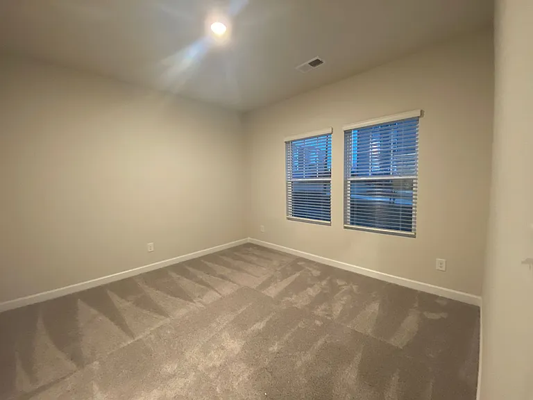 3812 Memorial Pkwy — Photo 15