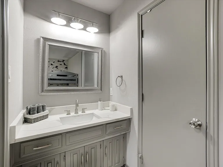1608 S Alamo Rd — Photo 32