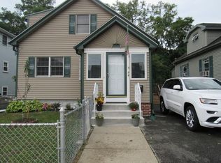 32 Victoria St, Revere, MA 02151