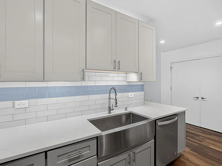 159 2nd St #304 — Photo 10