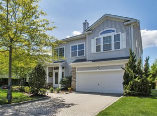 53 Hamlet Dr #23, Mount Sinai, NY 11766