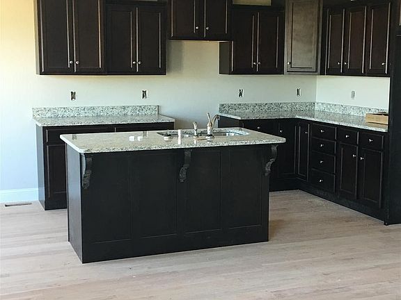 3rd image of 5423 Green Ash Dr
