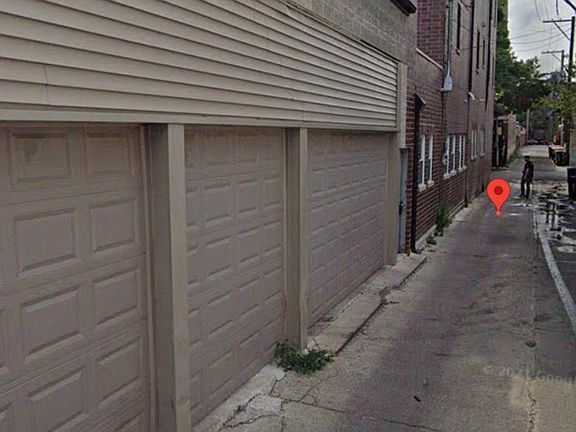 2nd image of 1115 N Hermitage Ave