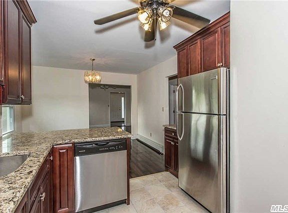 4th image of 169 Woodside Ave
