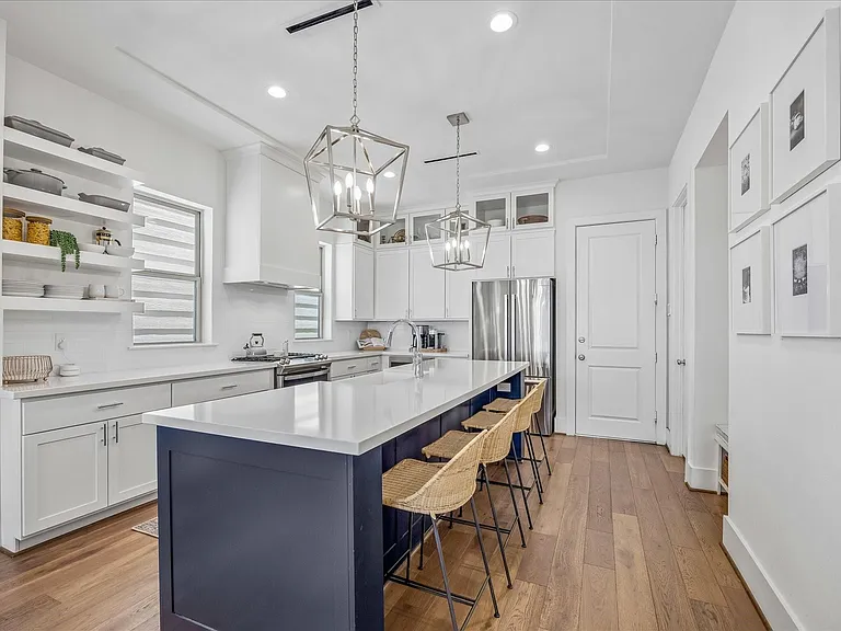 852 Fisher St #C — Photo 5