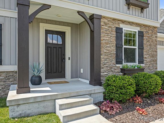 2nd image of 495 Highlander Dr NE