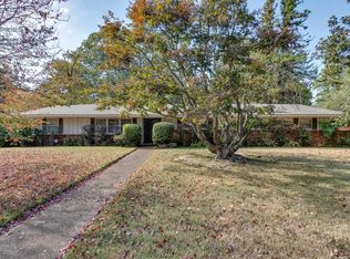 121 S Yates Rd, Memphis, TN 38120