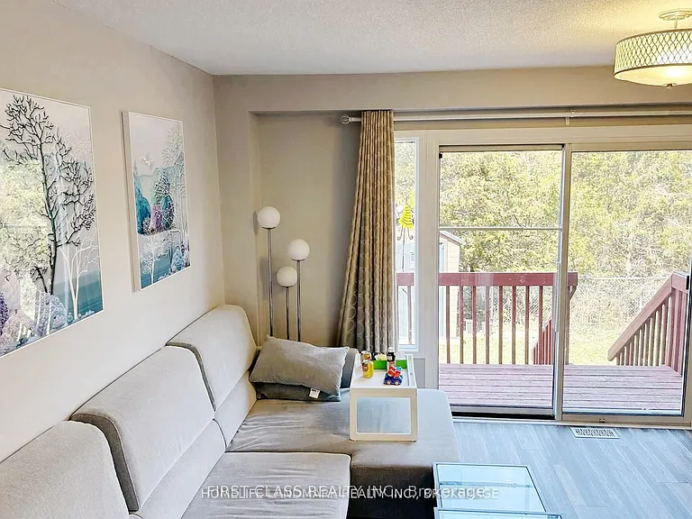 1285 Bristol Rd W #11 — Photo 2