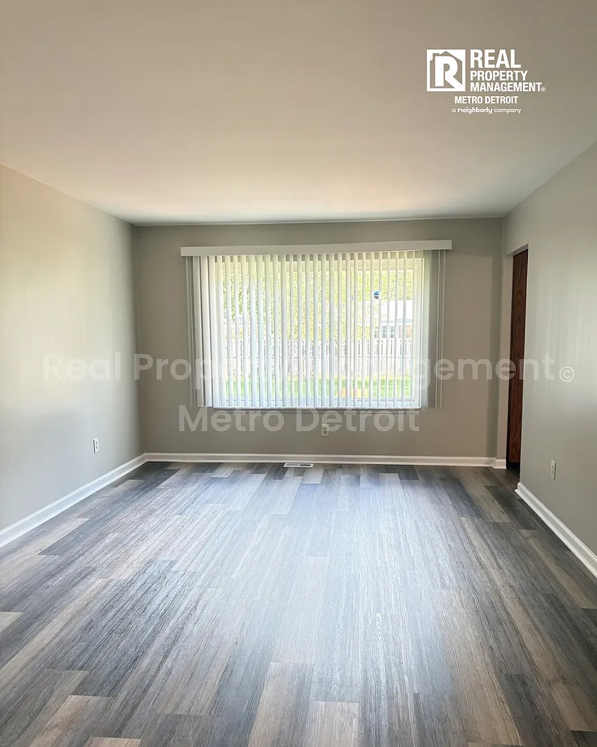 3-Bedroom Single-Family Home in Troy, Michigan — Photo 3