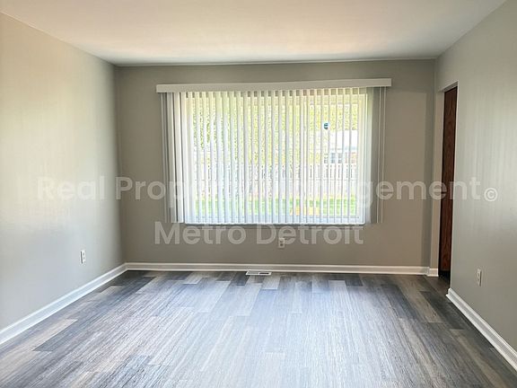 3rd image of 2651 Arrowhead Dr