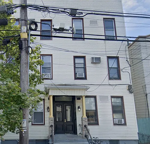 409 59th St Photo 1