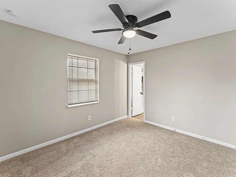 1100 SW Kingscross Rd — Photo 18