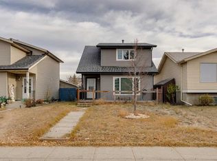 16 SW Abalone Cres NE, Calgary, AB T2A6W6