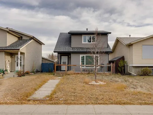 16 W Abalone Cres NE, Calgary, AB T2A 6W6