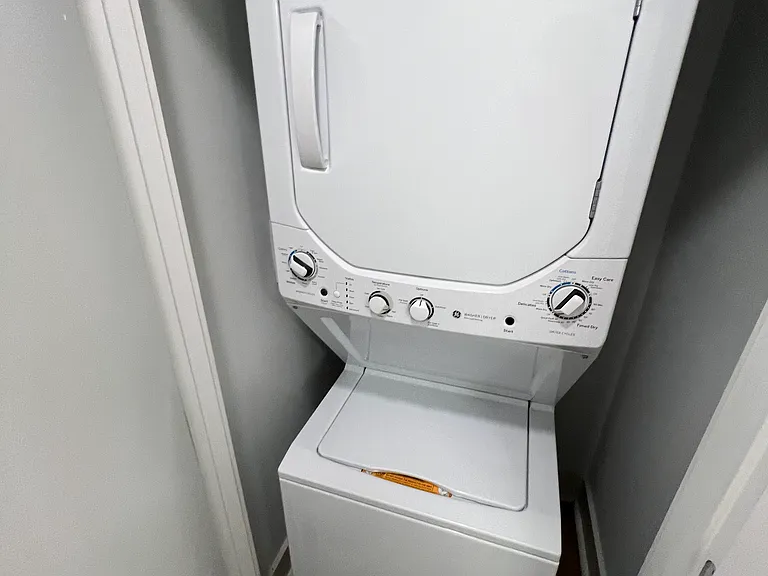 25 Eleanor St #205 — Photo 6