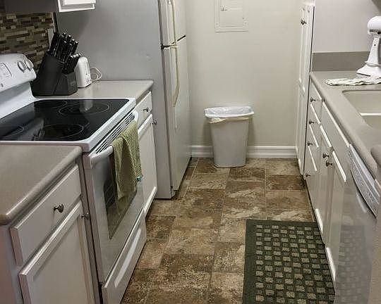 4th image of 23515 Lyons Ave Unit 144