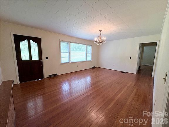 2nd image of 30 Cypress Rd