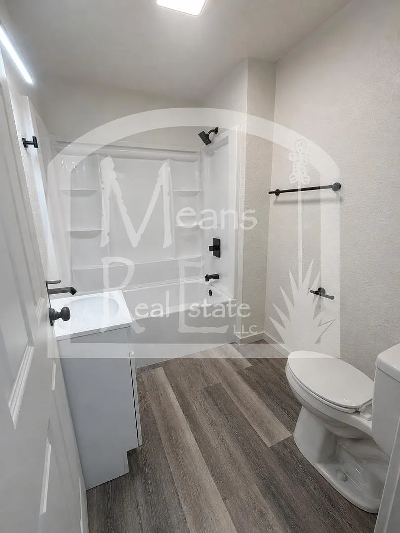 308 S Alameda St - 308 S Alameda Street #1 — Photo 4