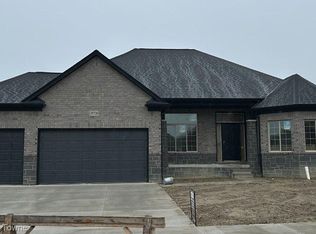 35720 Addison Dr, New Baltimore, MI 48047