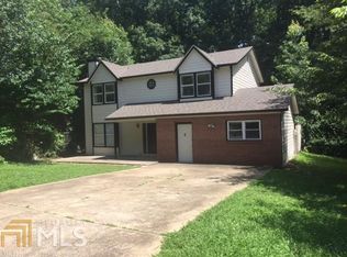 799 Greenhedge Dr, Stone Mountain, GA 30088