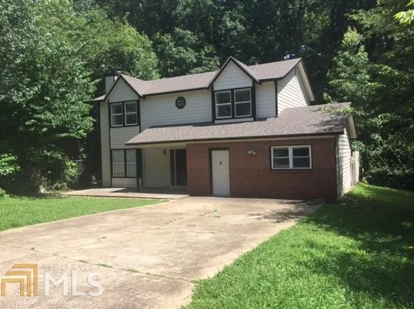 799 Greenhedge Dr, Stone Mountain, GA 30088