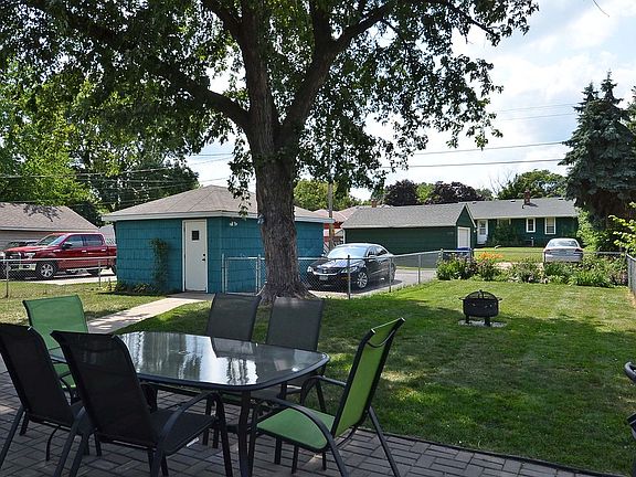 3rd image of 1251 Oakdale Ave