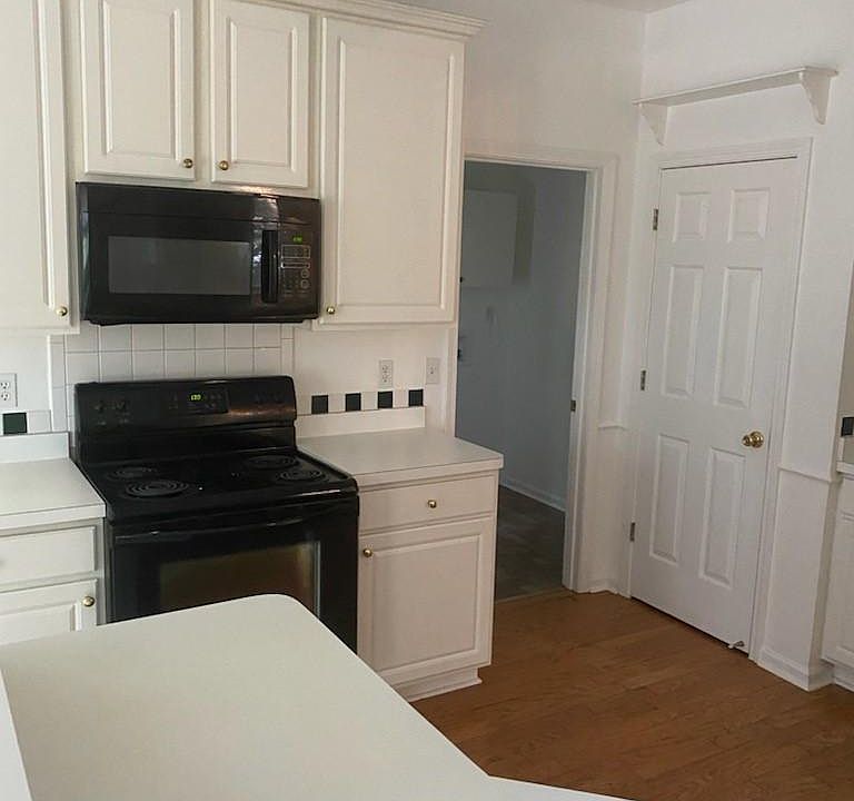 2nd image of 430 Victoria Station Blvd