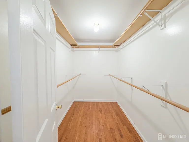 105R Lowell St — Photo 14