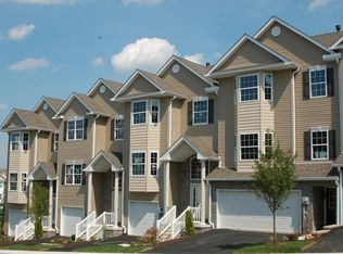 2408 Gentle Hollow Dr, Whitehall, PA 18052