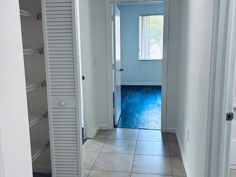 The Mirage Apartments — Photo 101