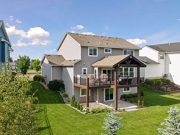 3rd image of 3212 Linden Ln N
