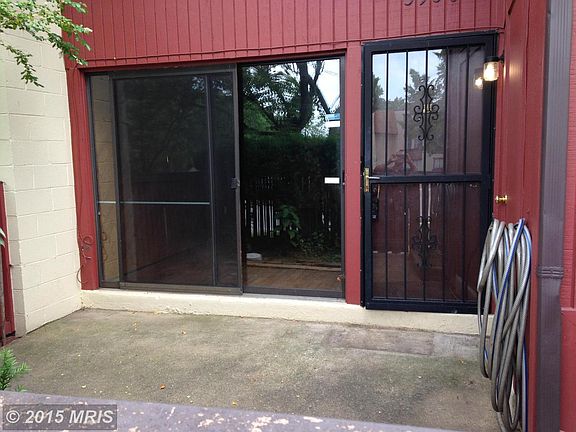 2nd image of 3936 Woodhue Pl