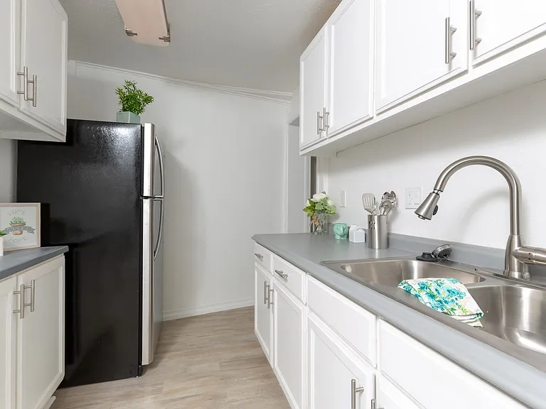 Must-see Updated Vintage-Style Studio at 1245 N Laurel Ave, West Hollywood, CA 90046 — Photo 11