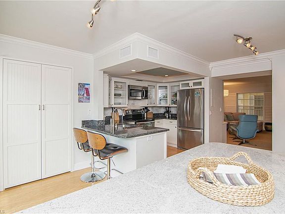 5th image of 1222 Gordon Dr APT 11