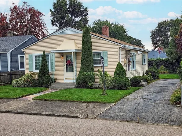 85 Fuller St, Pawtucket, RI 02861