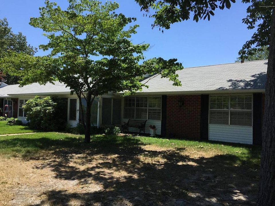 1st image of 1229D Dumbarton Dr #100D