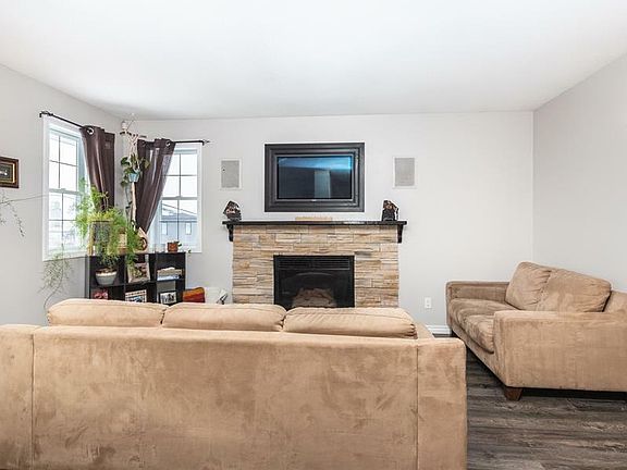 3rd image of 610 2nd Ave