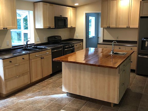 4th image of 6413 228th St SE