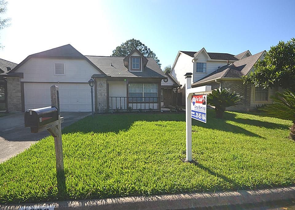 1st image of 3238 Meadway Dr