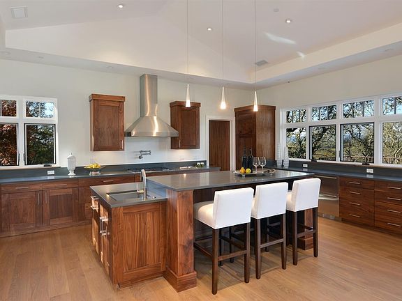 4th image of 927 Turnberry Ct