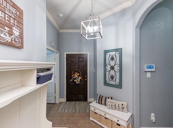 4th image of 220 Commonwealth Cir