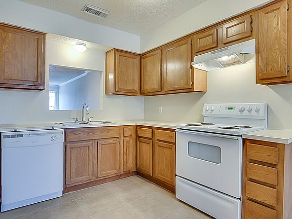 2nd image of 15311 Kingfield Dr #808