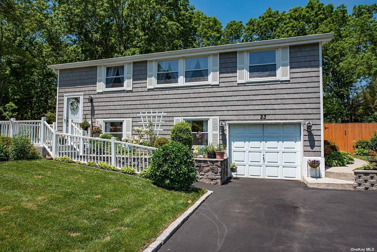 23 Mayflower Lane, East Setauket, NY 11733 Zillow