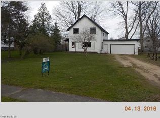 124 S Franklin St, Lawton, MI 49065